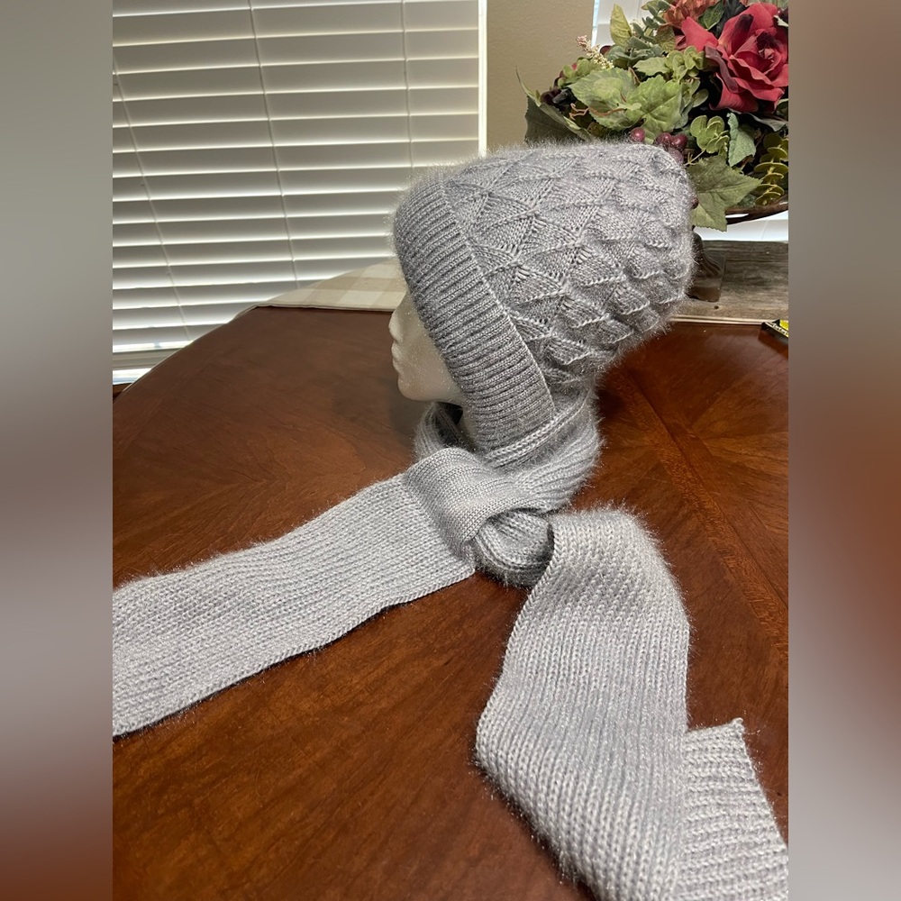 Soft Warm Cozy Attached Scarf Hat New fleece lined